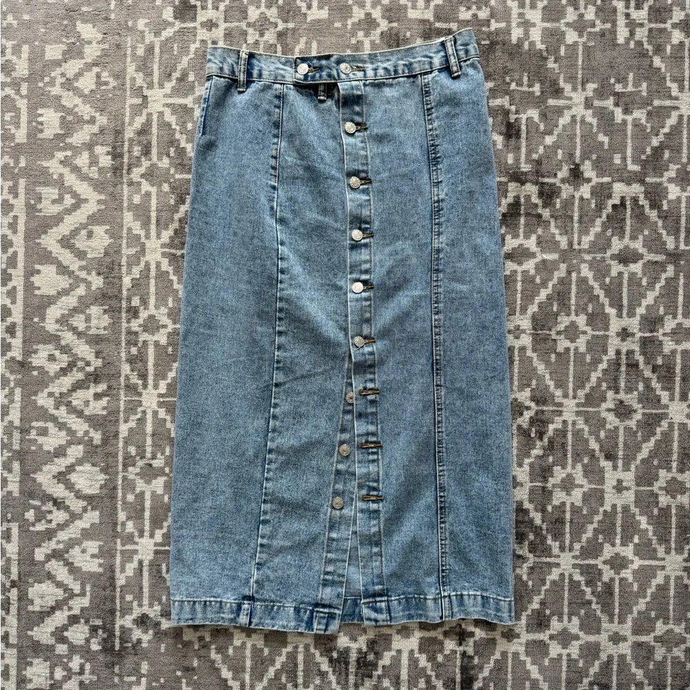 Women's Casual High Waisted Solid Button Up Blue Denim Jean Midi Skirt